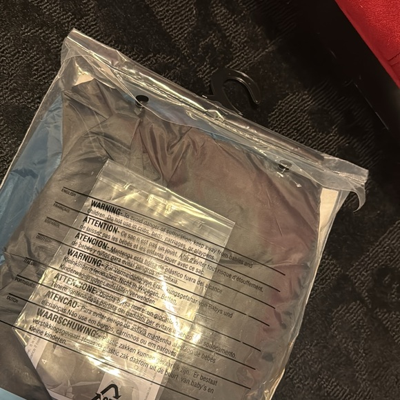 AMONG US - Black Inflatable Costume (one size fits most) Toikido/YuMeToys RARE😎 - Picture 13 of 16